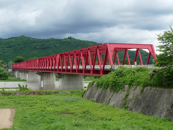 興野大橋の外観